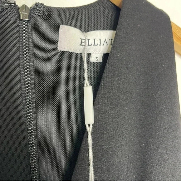 Elliatt Revolve Rapture Black Ruffle Trim V-Neck Dress Size Small NWT - Picture 3 of 8